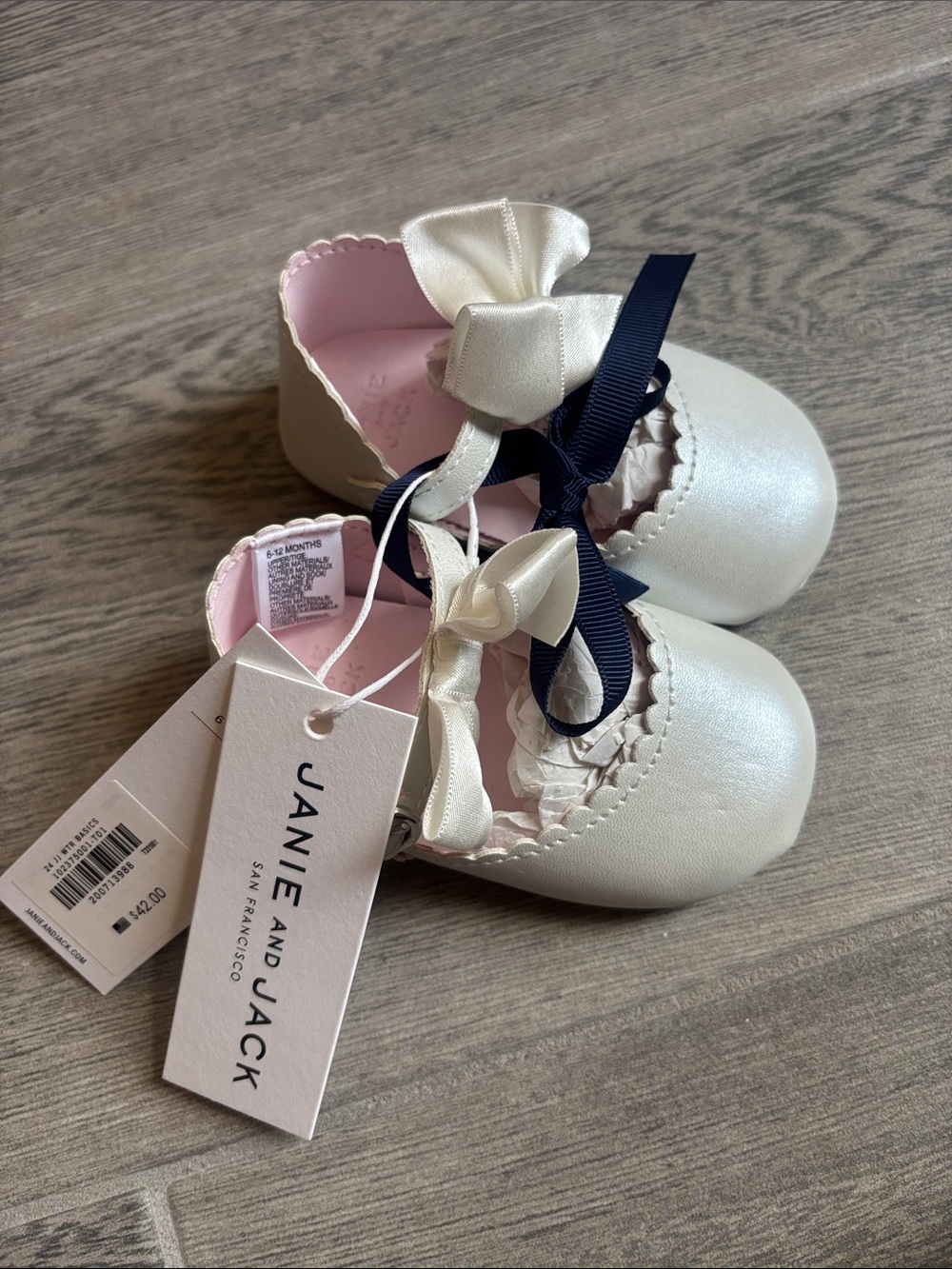 Janie and Jack Ivory Baby Mary Jane Shoes with Navy and Ivory Bows
